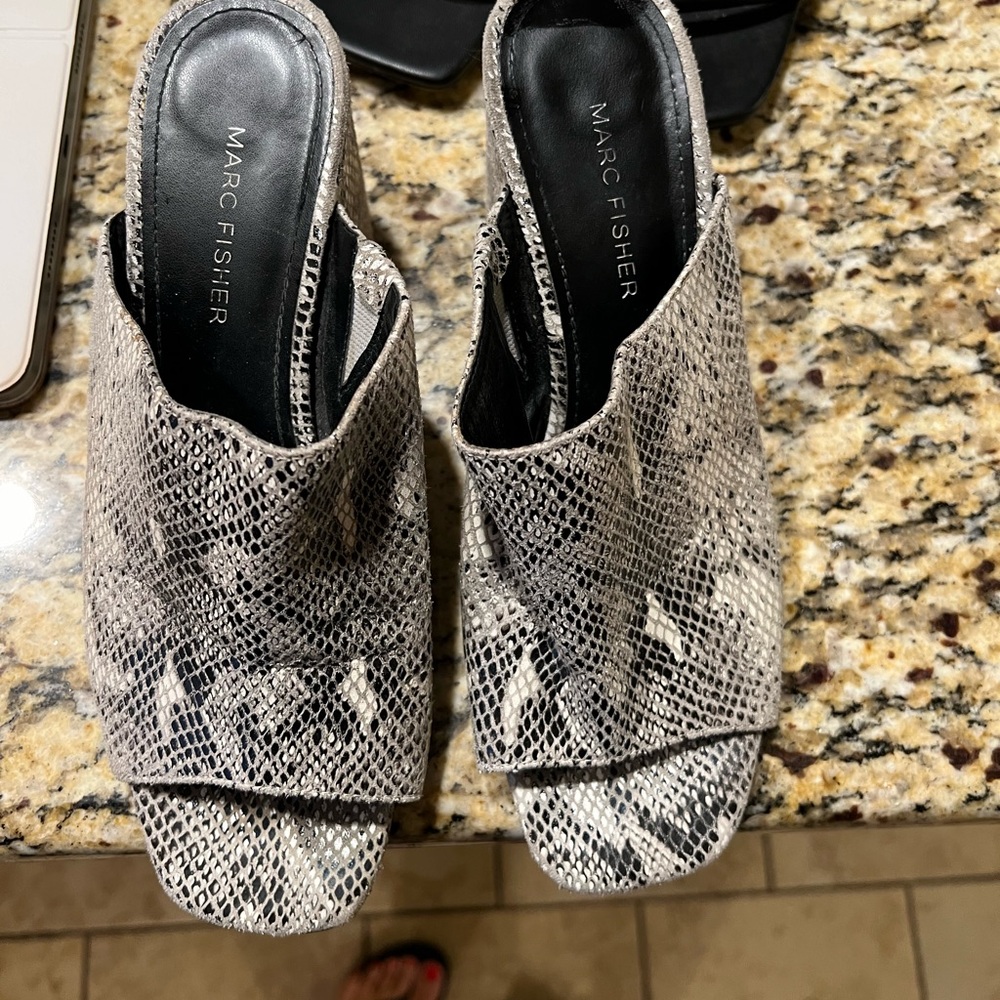 Marc Fisher snake block slides 8.5